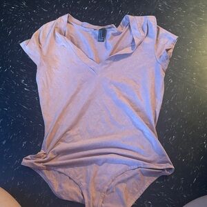 Forever 21 Mauve V-Neck Short Sleeve Bodysuit